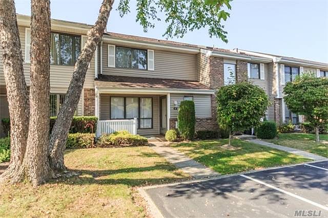 1st image of 35 W Pond Ct