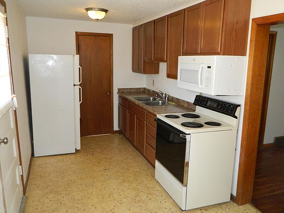 3rd image of 810 S Jefferson Way #2