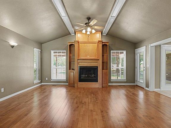 5th image of 36703 W 45th St