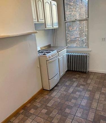 5th image of 211 India St #1LEFT