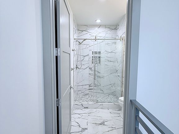 3rd image of 6011 Fair Ave