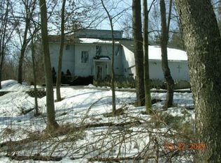 2905 Trilogy Rd, Milford, MI 48381
