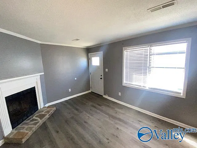 2 bed, 1.0 bath, 744 sqft, $995 — Photo 3