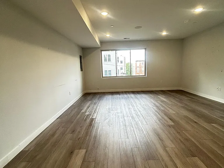 2431 N 7th St #G — Photo 2