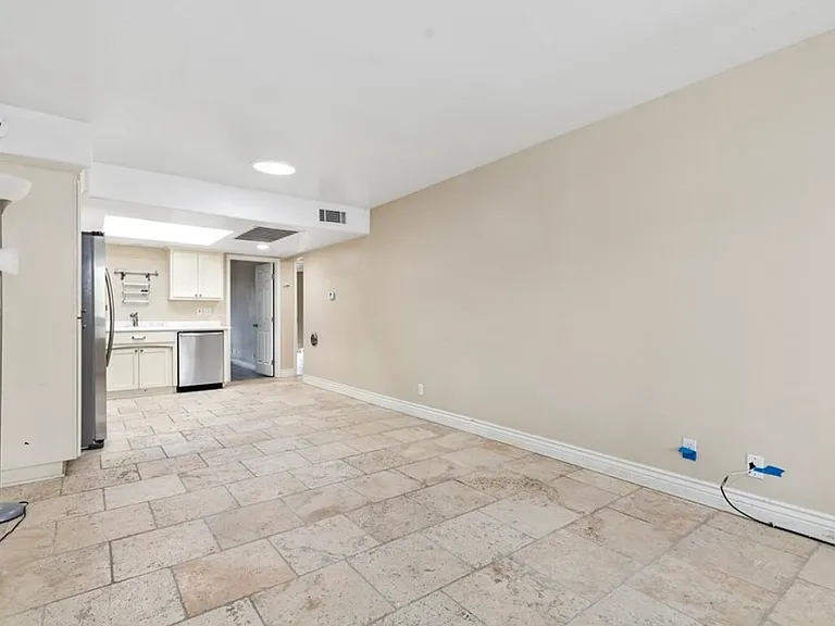 3336 Harbor Cir #D — Photo 8