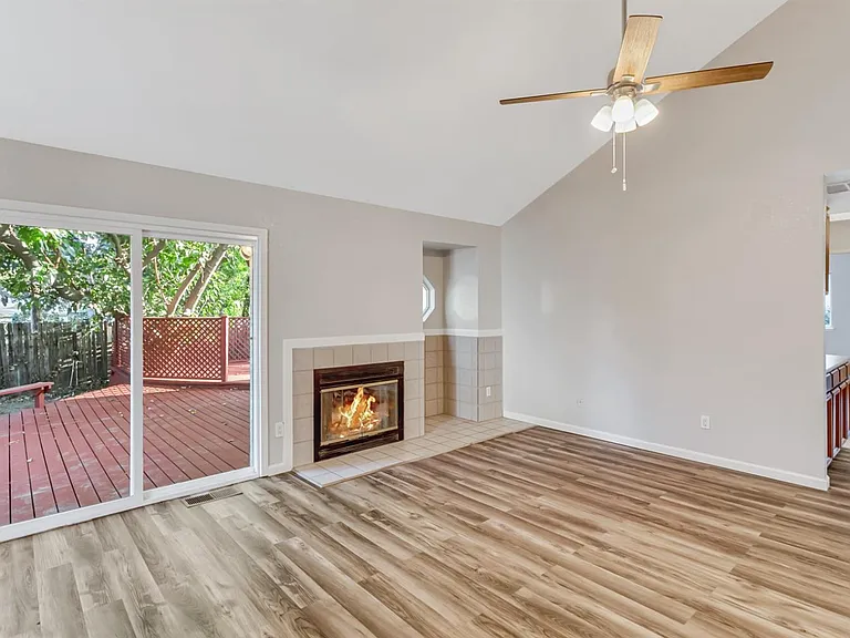 318 Village Cir — Photo 11