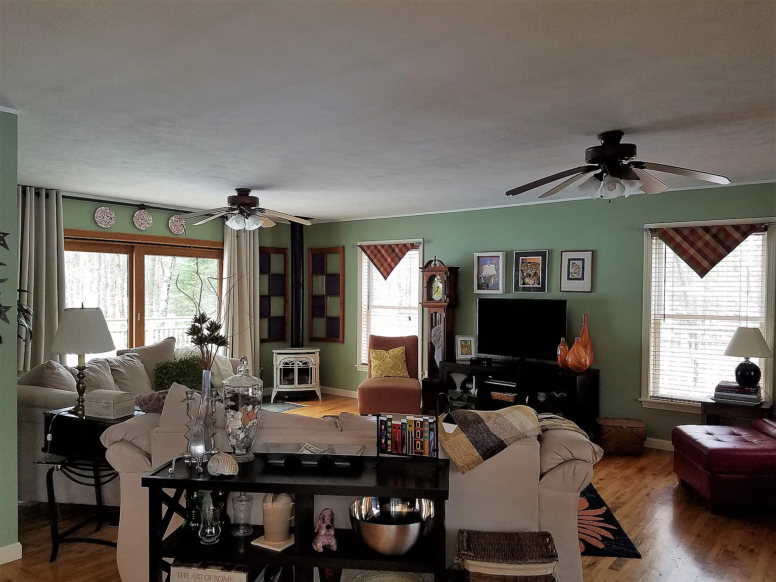 3 bed, 1936 sqft, $3,000 — Photo 3