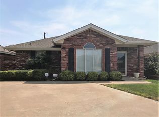 722 Hickory St, Levelland, TX 79336