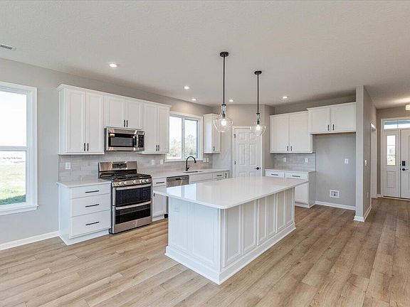 3rd image of 1713 Skyview Dr