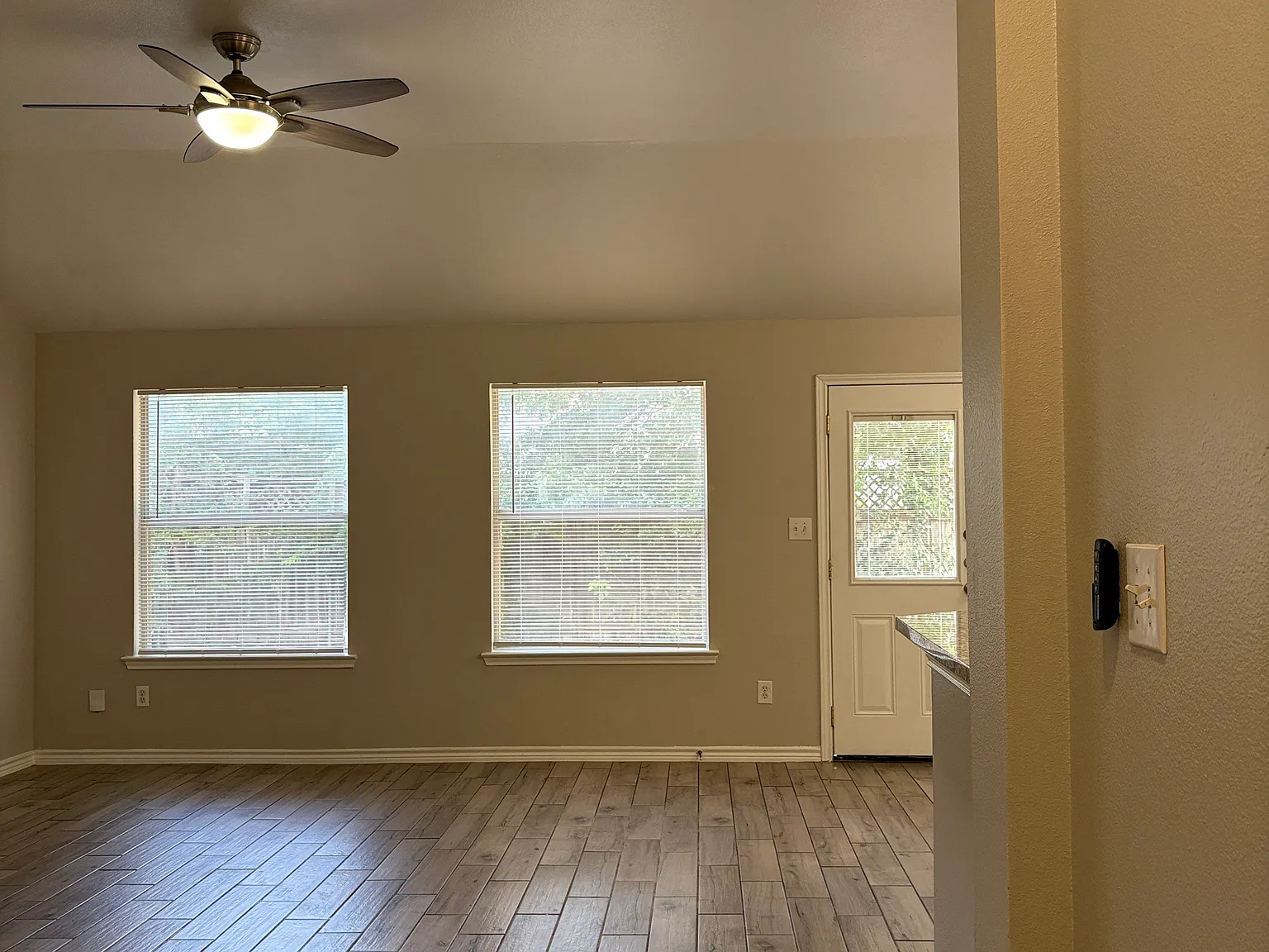 4 bed, 1416 sqft, $1,895 — Photo 4