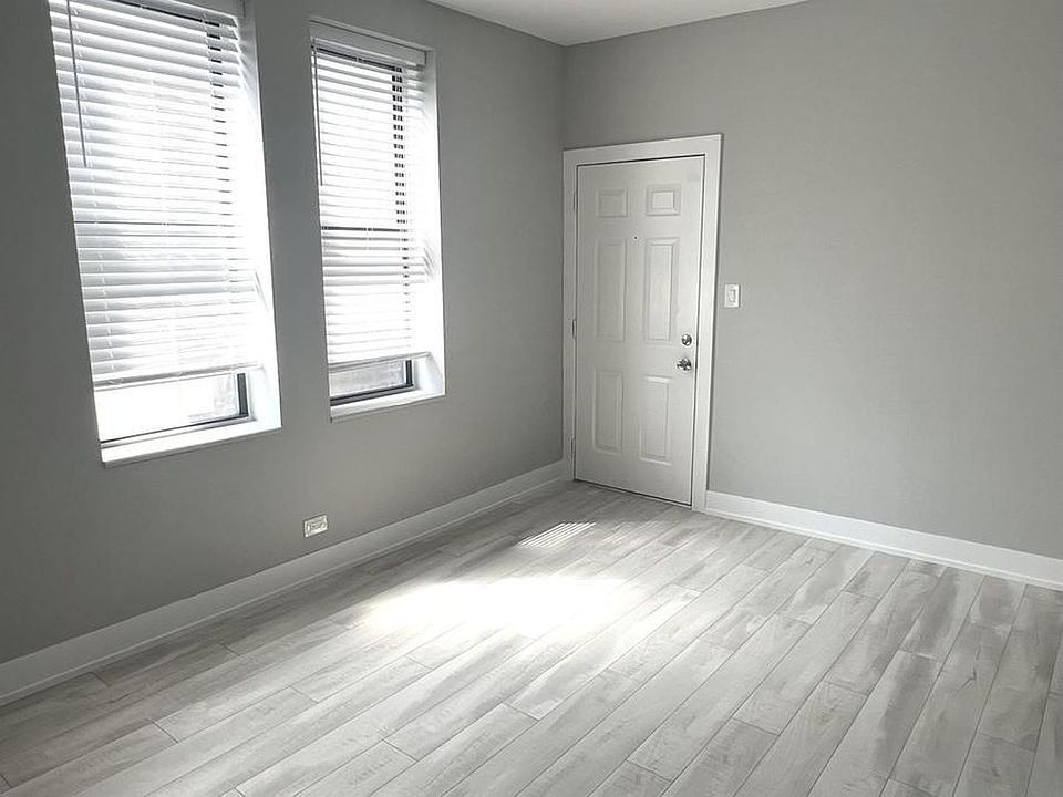 2nd image of 1007 N California Ave #3RF