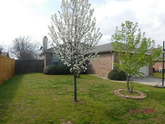 2nd image of 7045 Lindentree Ln