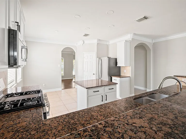 7414 Sabinal Creek Dr — Photo 18