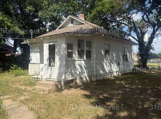 1055 S Roosevelt St, Wichita, KS 67218