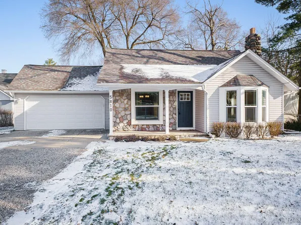 5810 Rockcroft Blvd, Clarkston, MI 48346