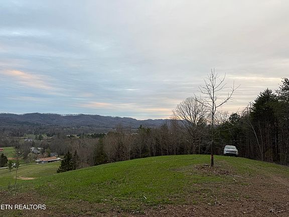4th image of 431 Smokey Rd