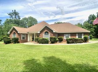 38 Elks Lake Rd, Hattiesburg, MS 39401