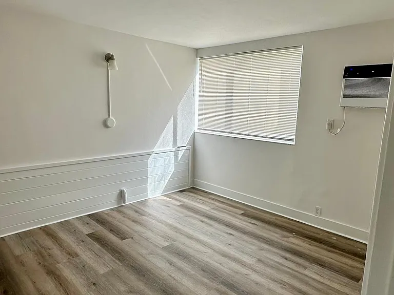 2222 NW North River Dr #5 — Photo 9