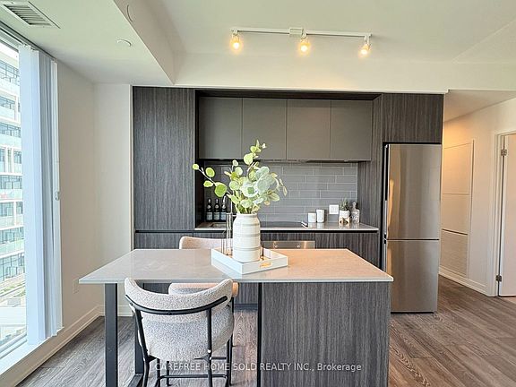 5th image of 225 Sumach St #711