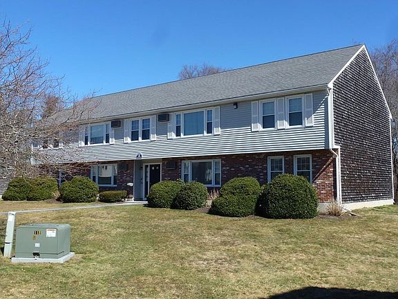2nd image of 8 Cicero Dr APT 2
