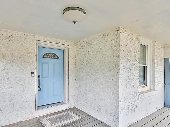 3rd image of 3229 Wayne Ave