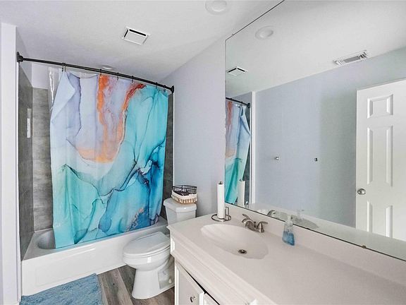 5th image of 7315 Starbridge Dr