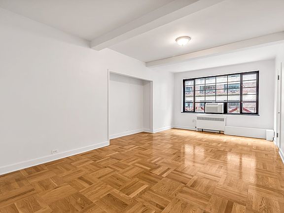 3rd image of 307 E 44th St APT 512