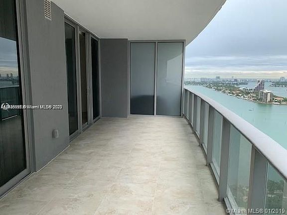 4th image of 488 NE 18th St Unit 2804