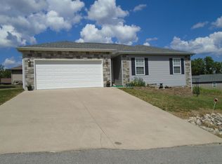 20299 Hyatt Ln, Saint Robert, MO 65584