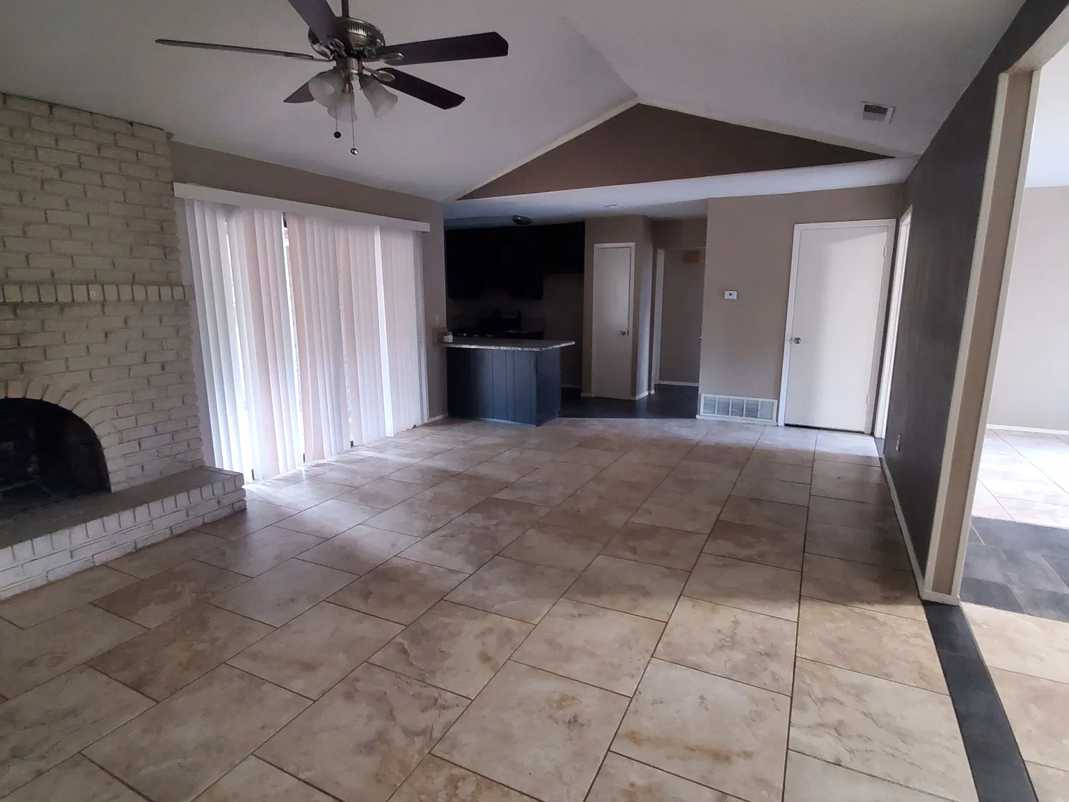 825 Hudson Dr — Photo 4