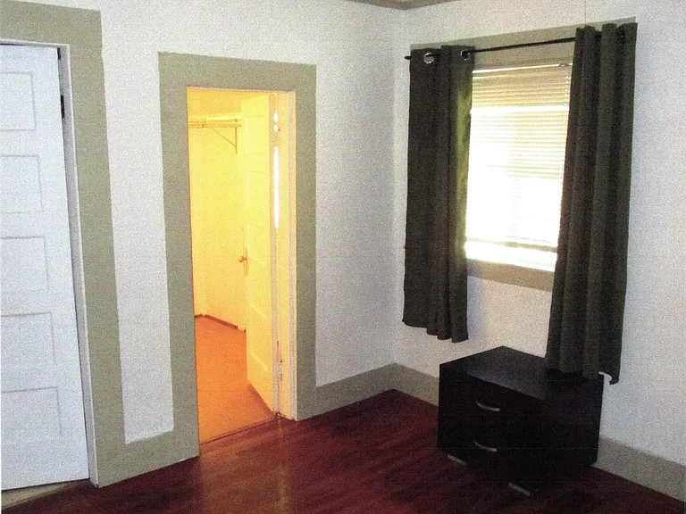 630 Clinton St — Photo 4