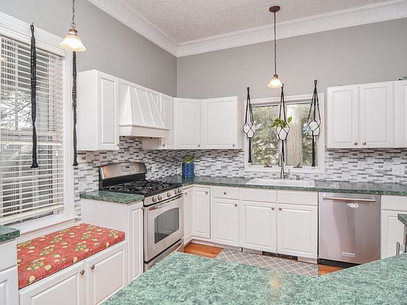 4th image of 27A S Elm St #2
