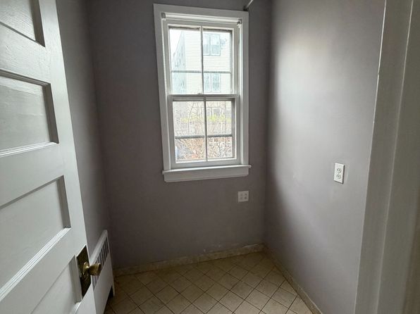 375 Walnut St Floor 1