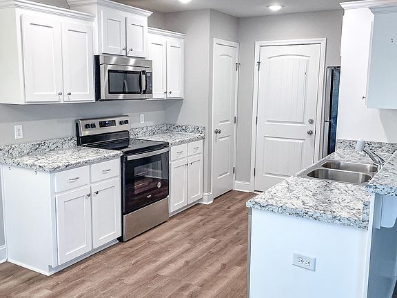 2nd image of 205 Bay Laurel Ct