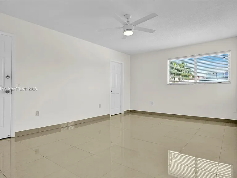 16453 NE 33rd Ave — Photo 12