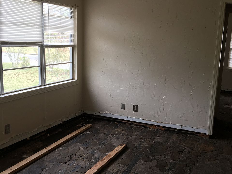 2nd image of 4325 W Broadway St