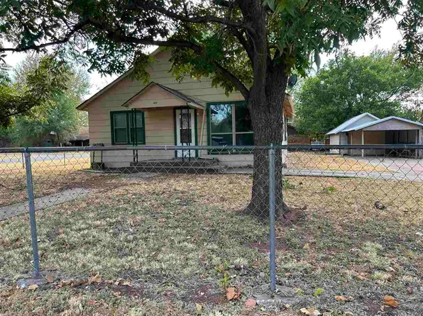 401 S Grove St, Apache, OK 73006
