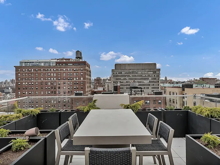 415 W 120th St #PENTHOUSE — Photo 28