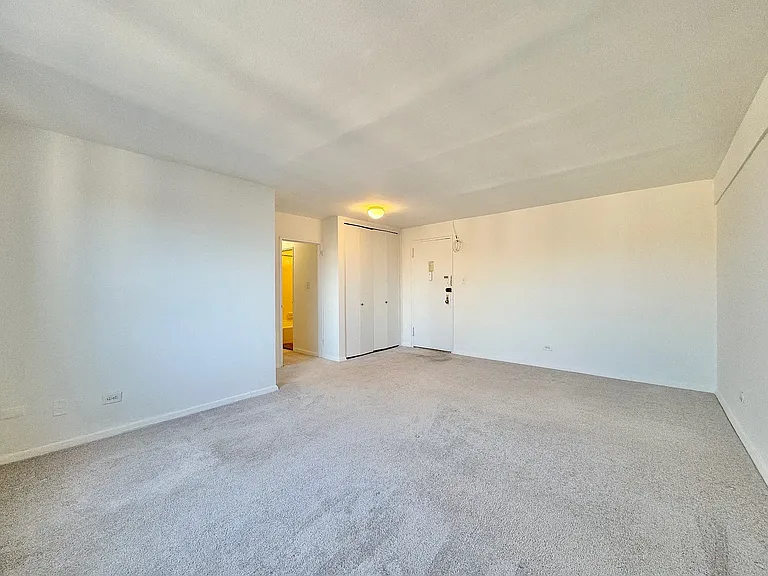 142-27 Barclay Ave #6C — Photo 3