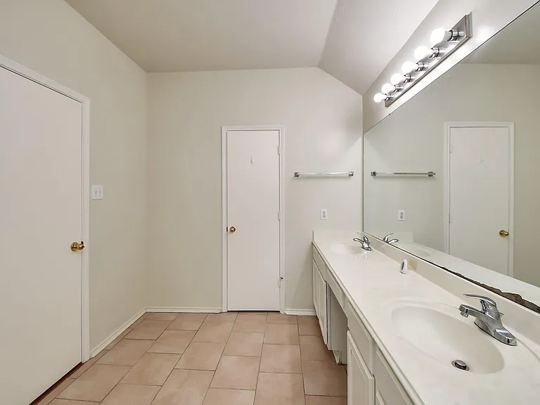 4235 Custer Creek Dr — Photo 31