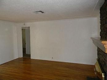 5th image of 326 Vandalia St