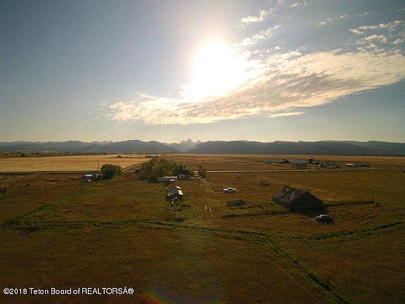 3rd image of 2960 N Highway 33