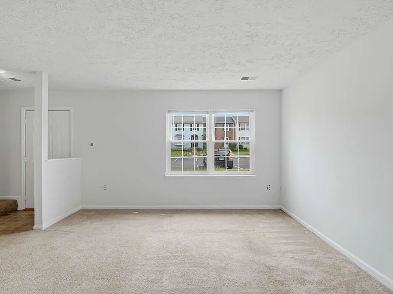 8635 Reinecke Ct — Photo 9