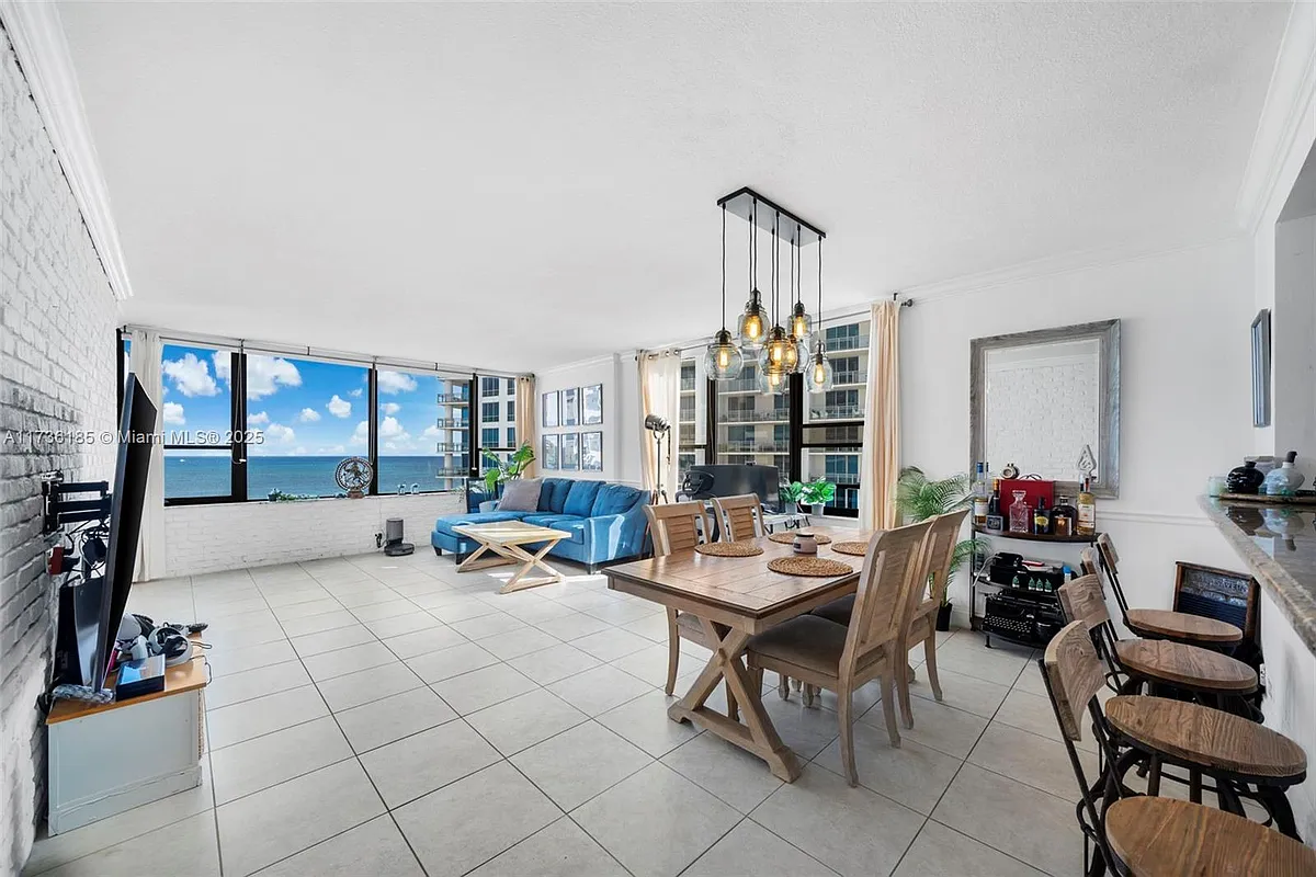 Building Photo - 3505 S Ocean Dr #1221