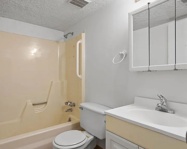 2850 Washington Blvd — Photo 18