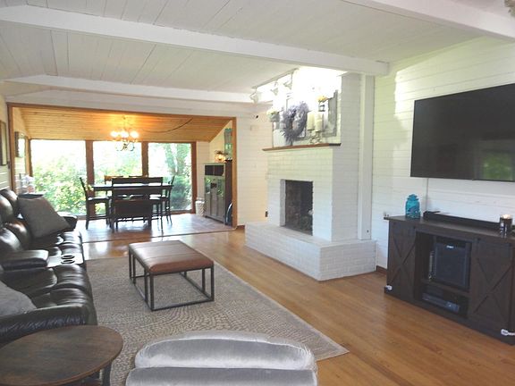 5th image of 7854 Redondo Ln