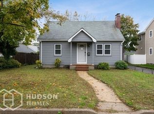 19 Newman St, Red Bank, NJ 07701
