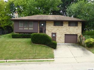 2140 Delicia Dr, Dubuque, IA 52001