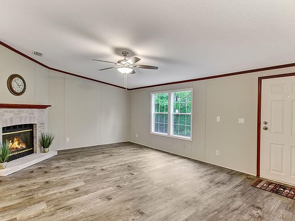 4th image of 4539 Camellia St