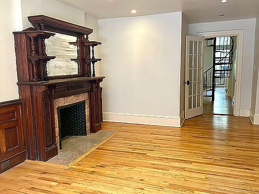5th image of 1213 Dean St
